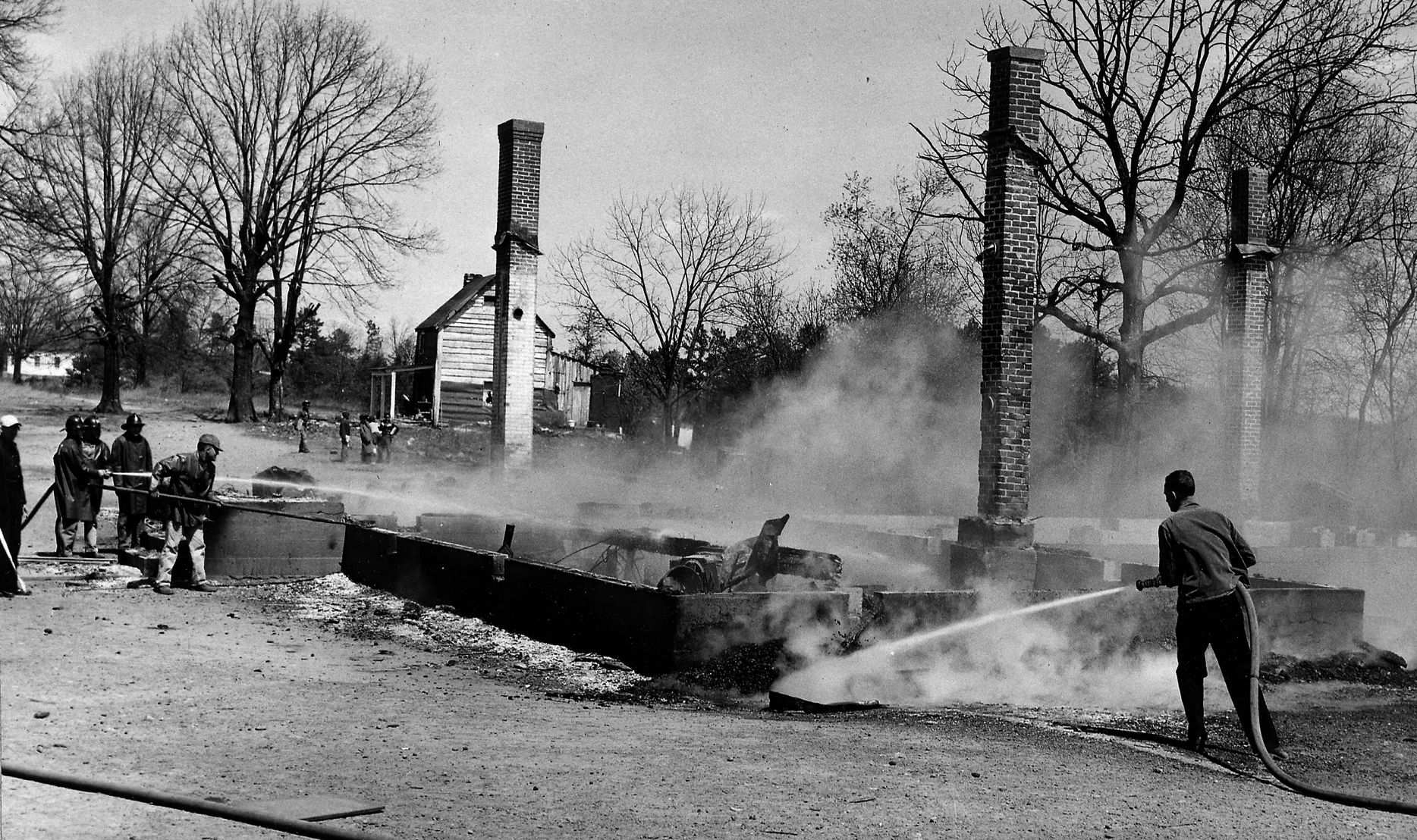 1955-04-08 Lynch Station school burns